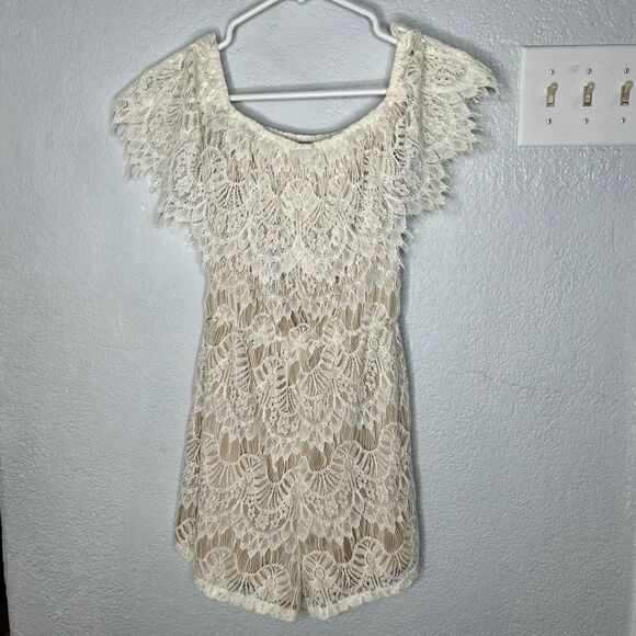 New! Rue21 Ivory White Lace Off Shoulder Romper Shorts Women SZ Small - Picture 3 of 10